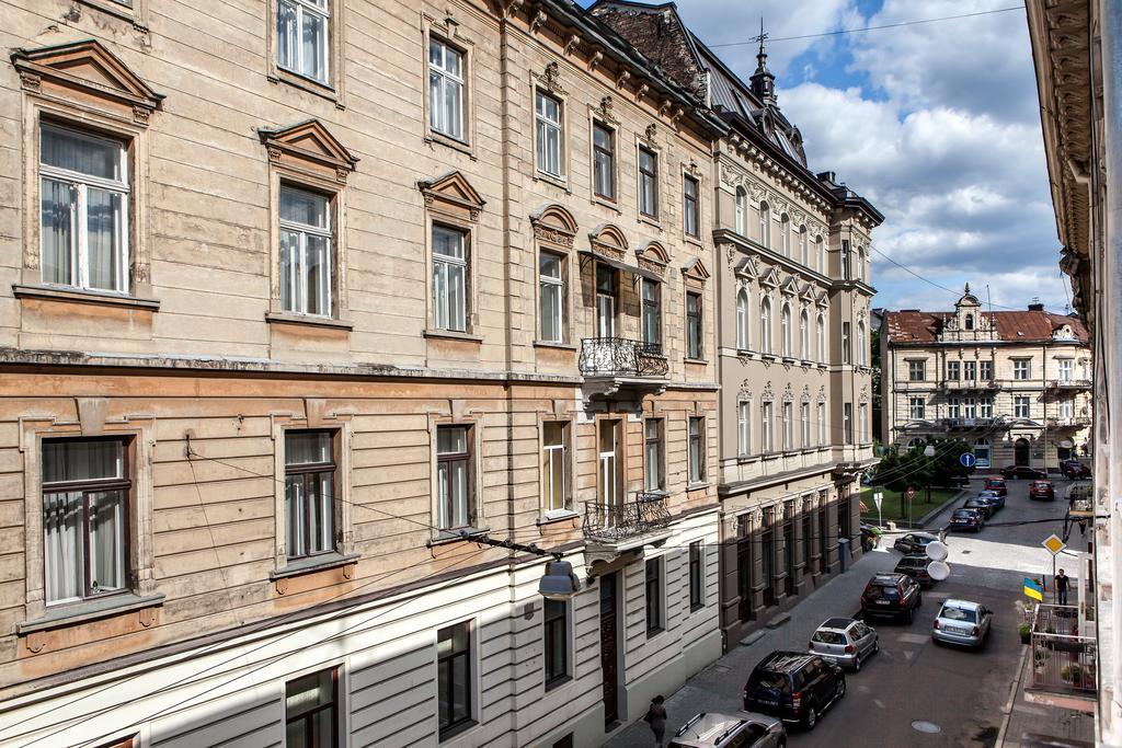 Modern 2Br Apartment In Central Lviv Exterior photo